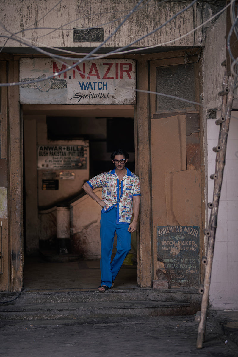 Androon Bazaar – Blue Frame Edition (unisex)